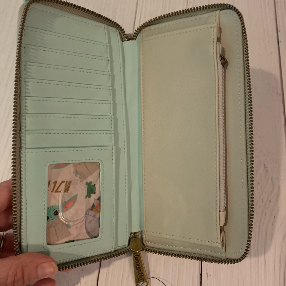 Loungefly Star Wars Baby Yoda Faux Leather Wallet - Picture 5 of 5